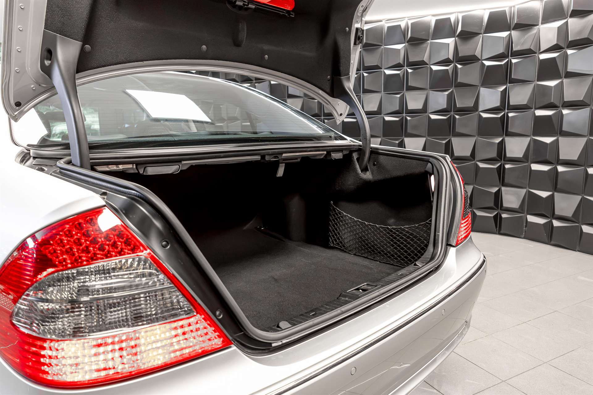 MERCEDES-BENZ E 350 CGI Avantgarde 7G-Tronic-image-27