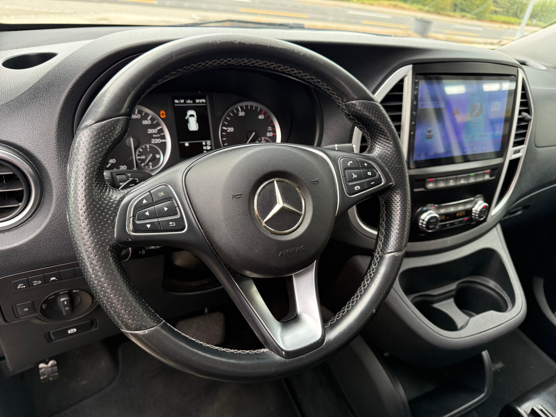 MERCEDES-BENZ Vito 119 BlueTEC Tourer Base L 4Matic 7G-Tronic-image-13