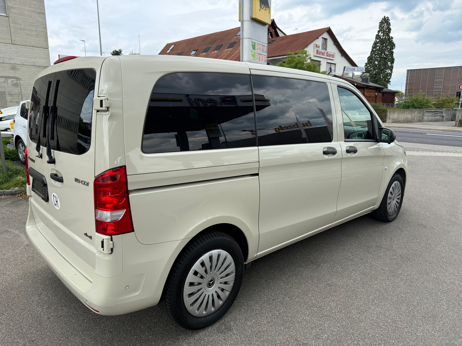 MERCEDES-BENZ Vito 119 BlueTEC Tourer Base L 4Matic 7G-Tronic-image-5