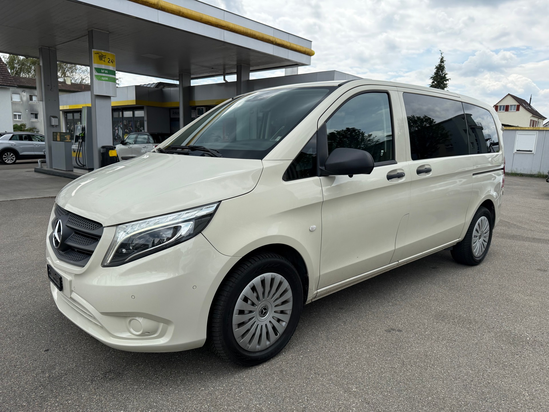 MERCEDES-BENZ Vito 119 BlueTEC Tourer Base L 4Matic 7G-Tronic-image-0