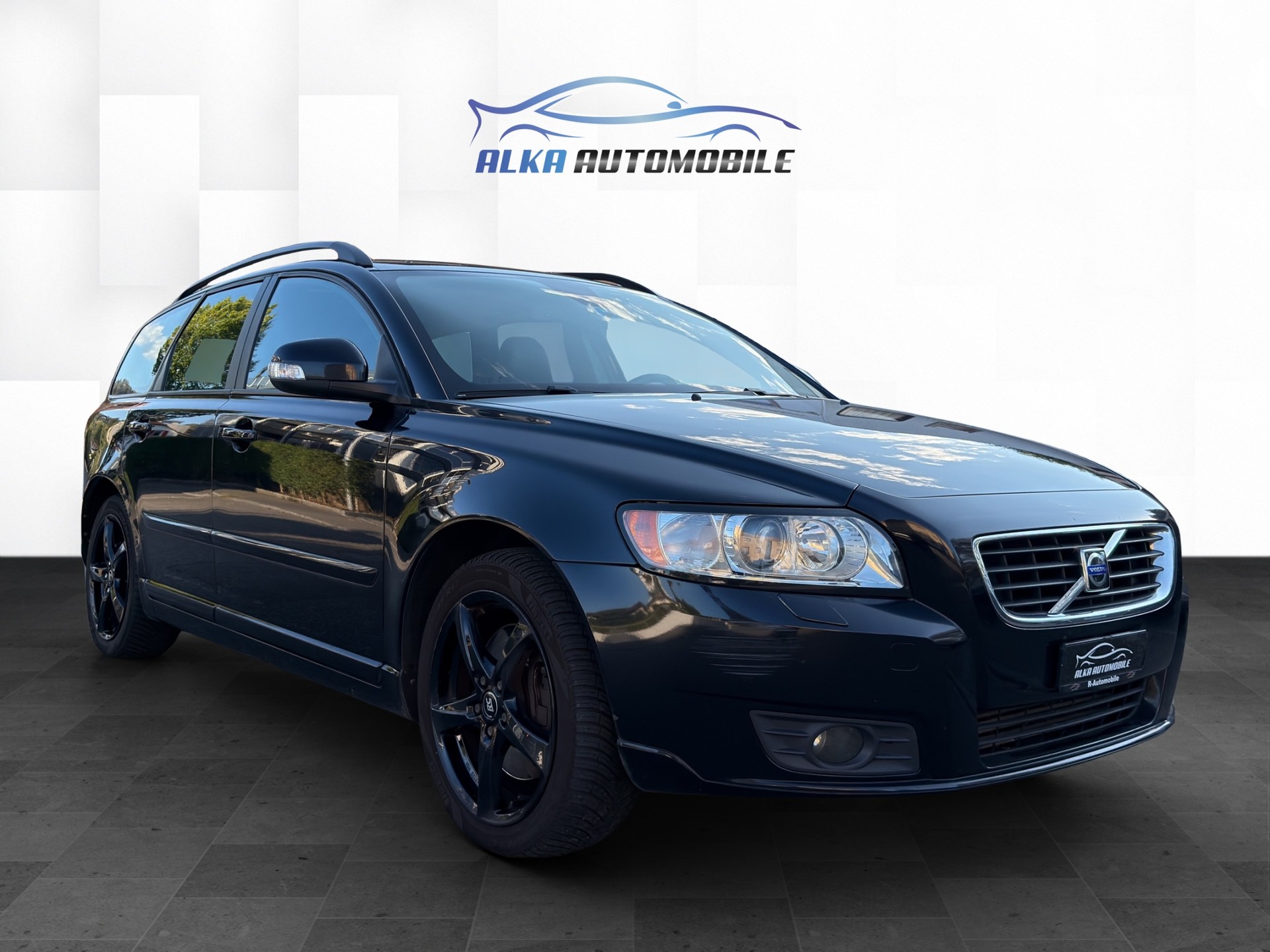 VOLVO V50 D5 Summum Geartronic-image-0