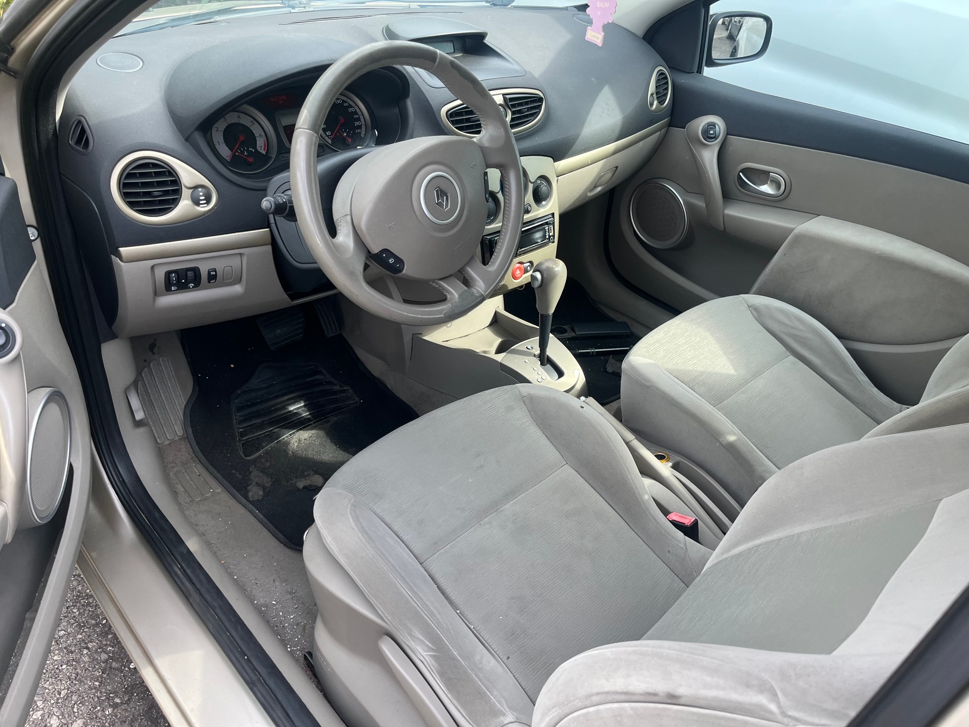RENAULT Clio 1.6 16V Dynamique-image-3