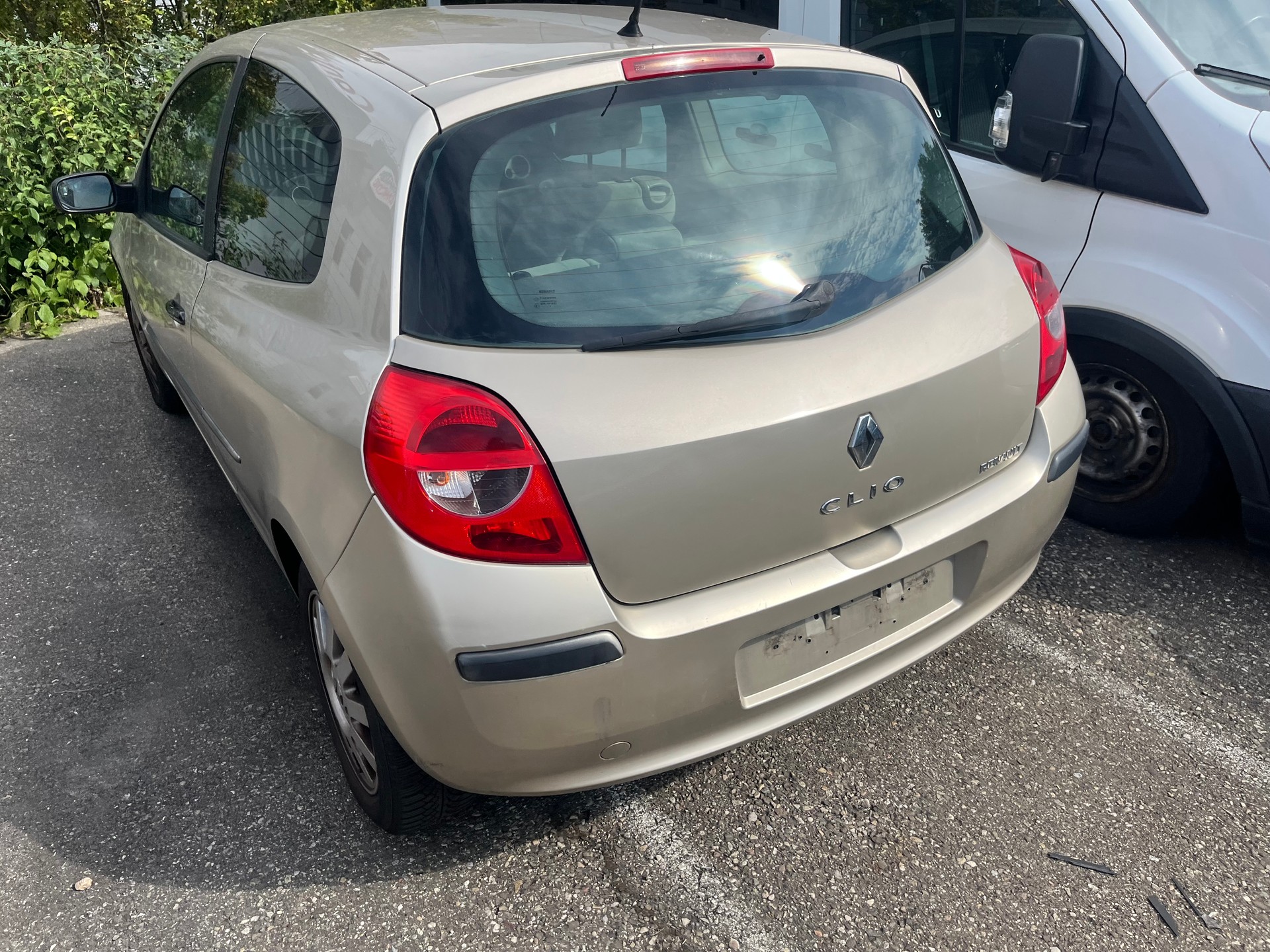 RENAULT Clio 1.6 16V Dynamique-image-4