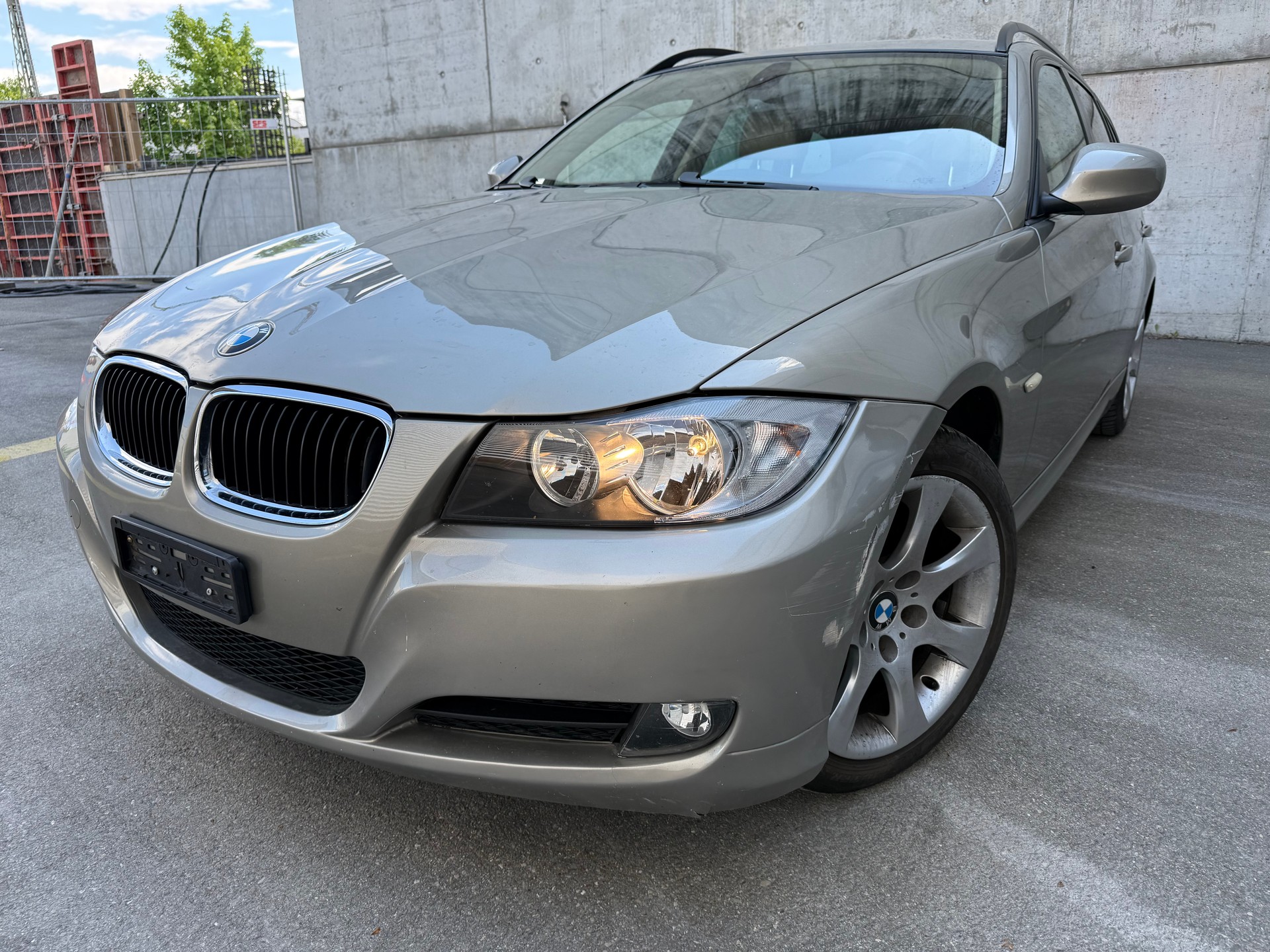 BMW 318i Touring Steptronic-image-1