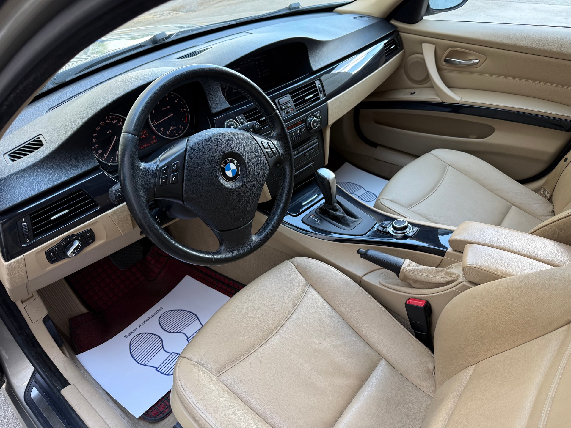 BMW 318i Touring Steptronic-image-8