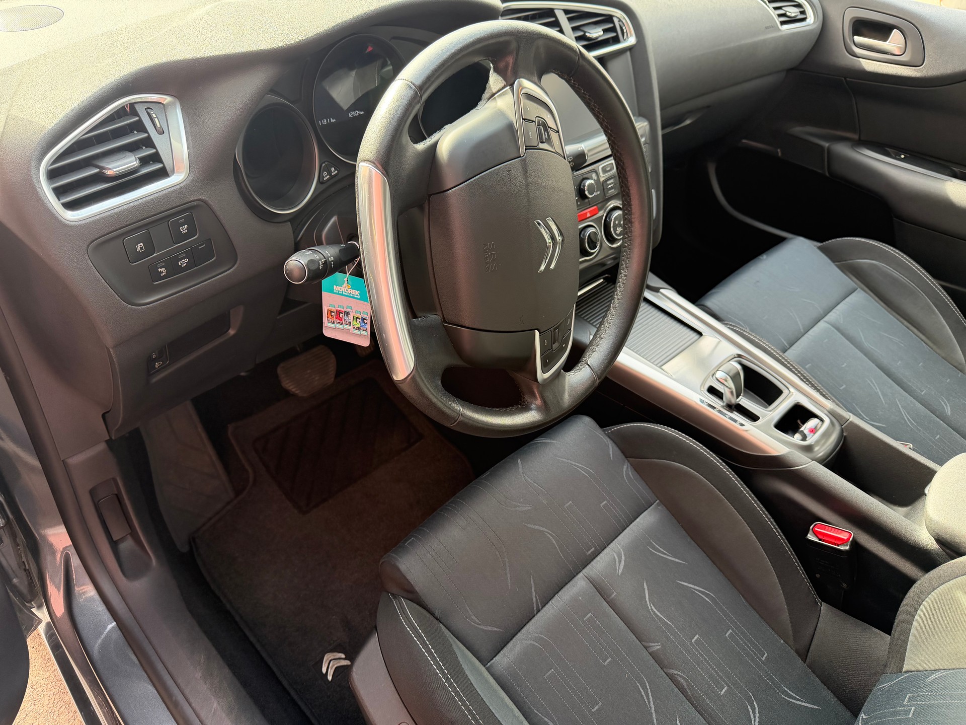 CITROEN C4 PICASSO-image-11