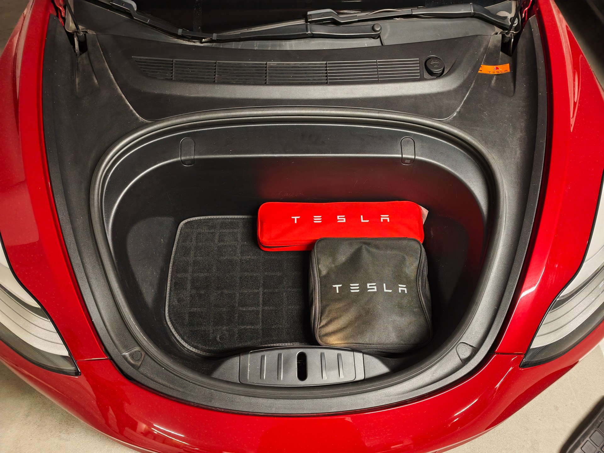 TESLA Performance D-image-8
