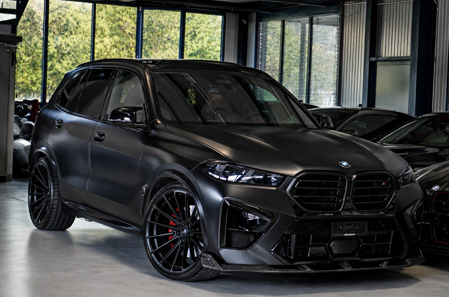 BMW X5M Competition // FROZEN BLACK // WHEELFORCE WHEELS 23" // H&R GEWINDEFEDERN // WERKSGARANTIE //-image-0