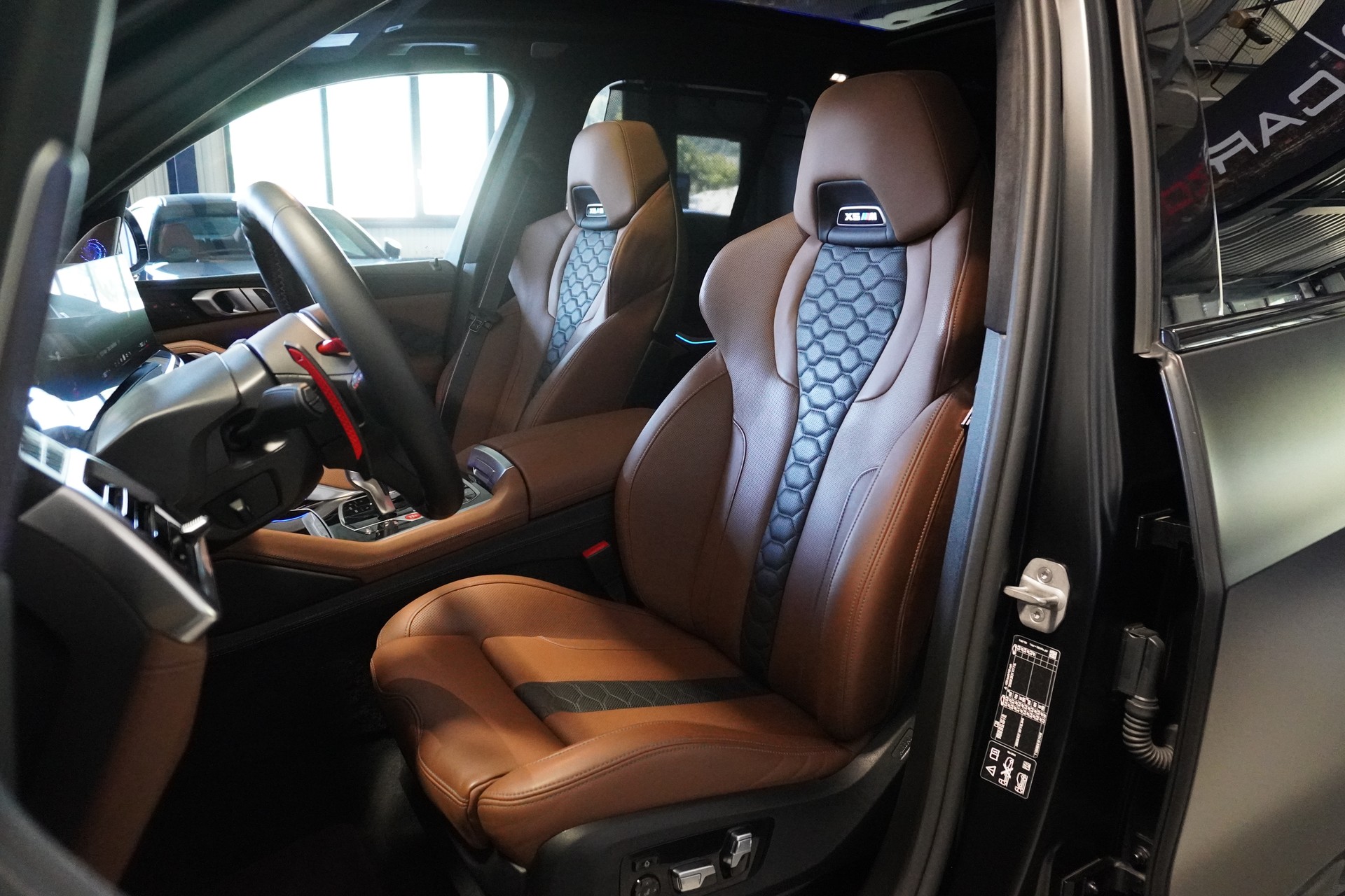 BMW X5M Competition // FROZEN BLACK // WHEELFORCE WHEELS 23" // H&R GEWINDEFEDERN // WERKSGARANTIE //-image-9