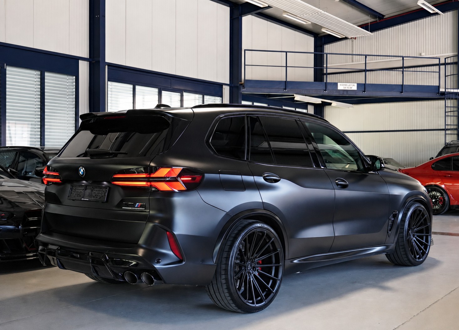 BMW X5M Competition // FROZEN BLACK // WHEELFORCE WHEELS 23" // H&R GEWINDEFEDERN // WERKSGARANTIE //-image-3