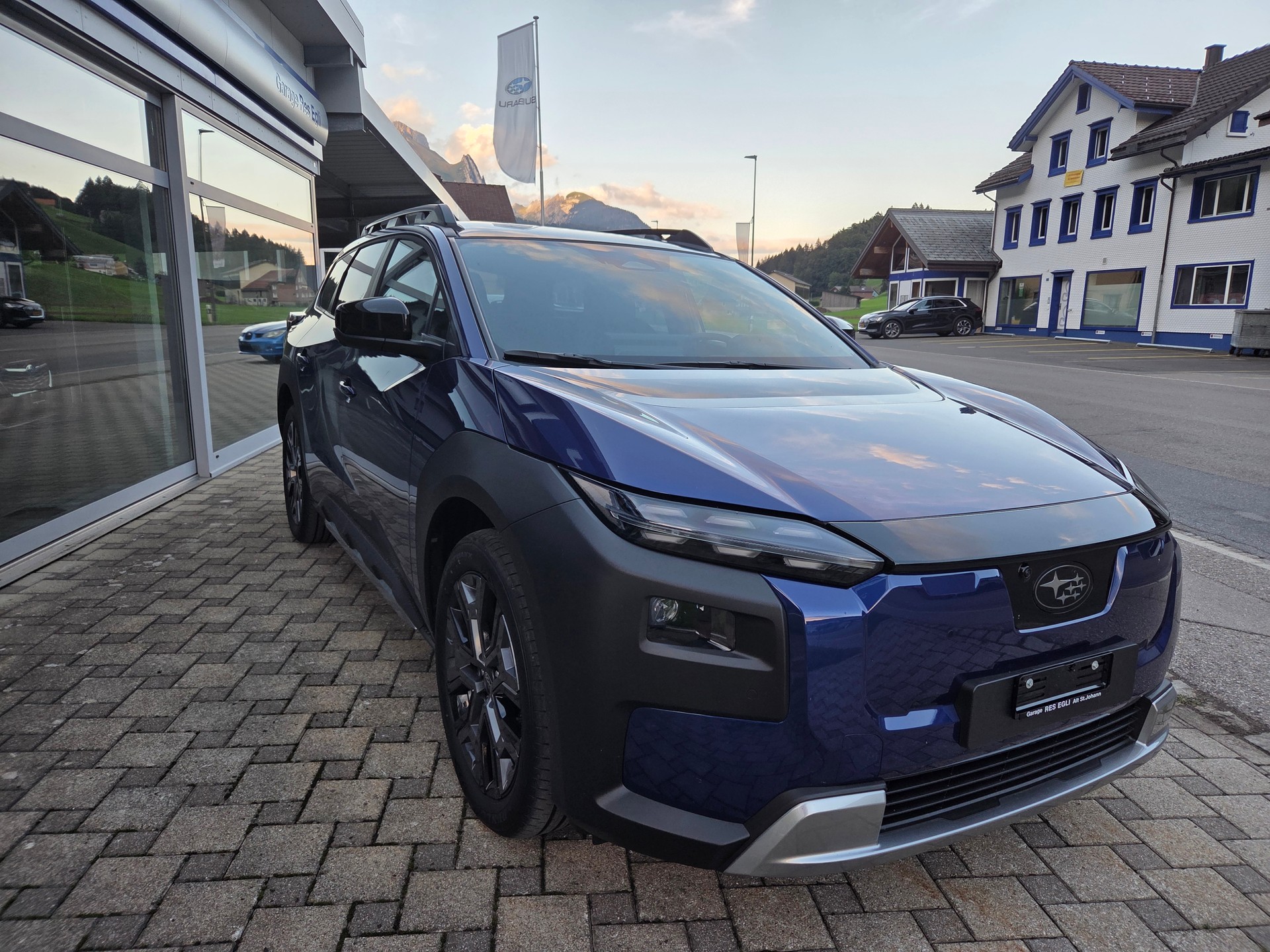 SUBARU Luxury-image-1