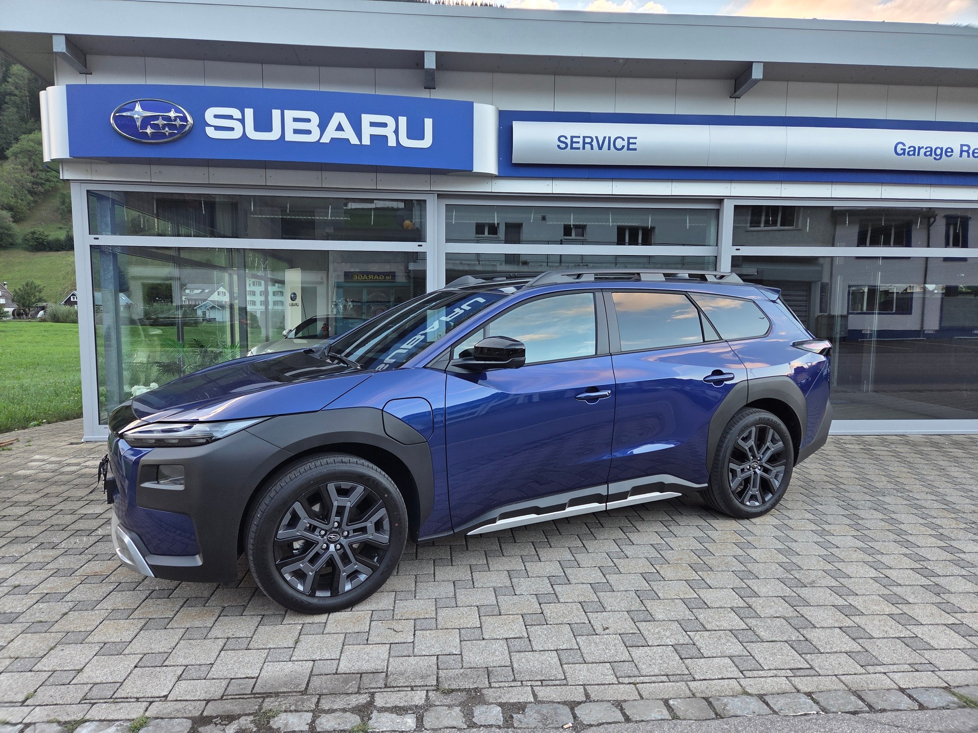 SUBARU Luxury-image-0