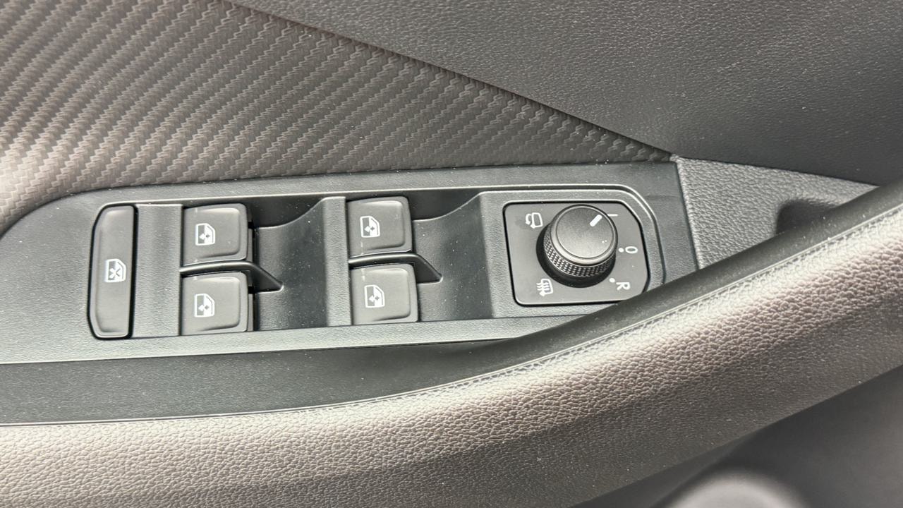 SKODA Kamiq 1.0 TSI Monte Carlo DSG-image-8
