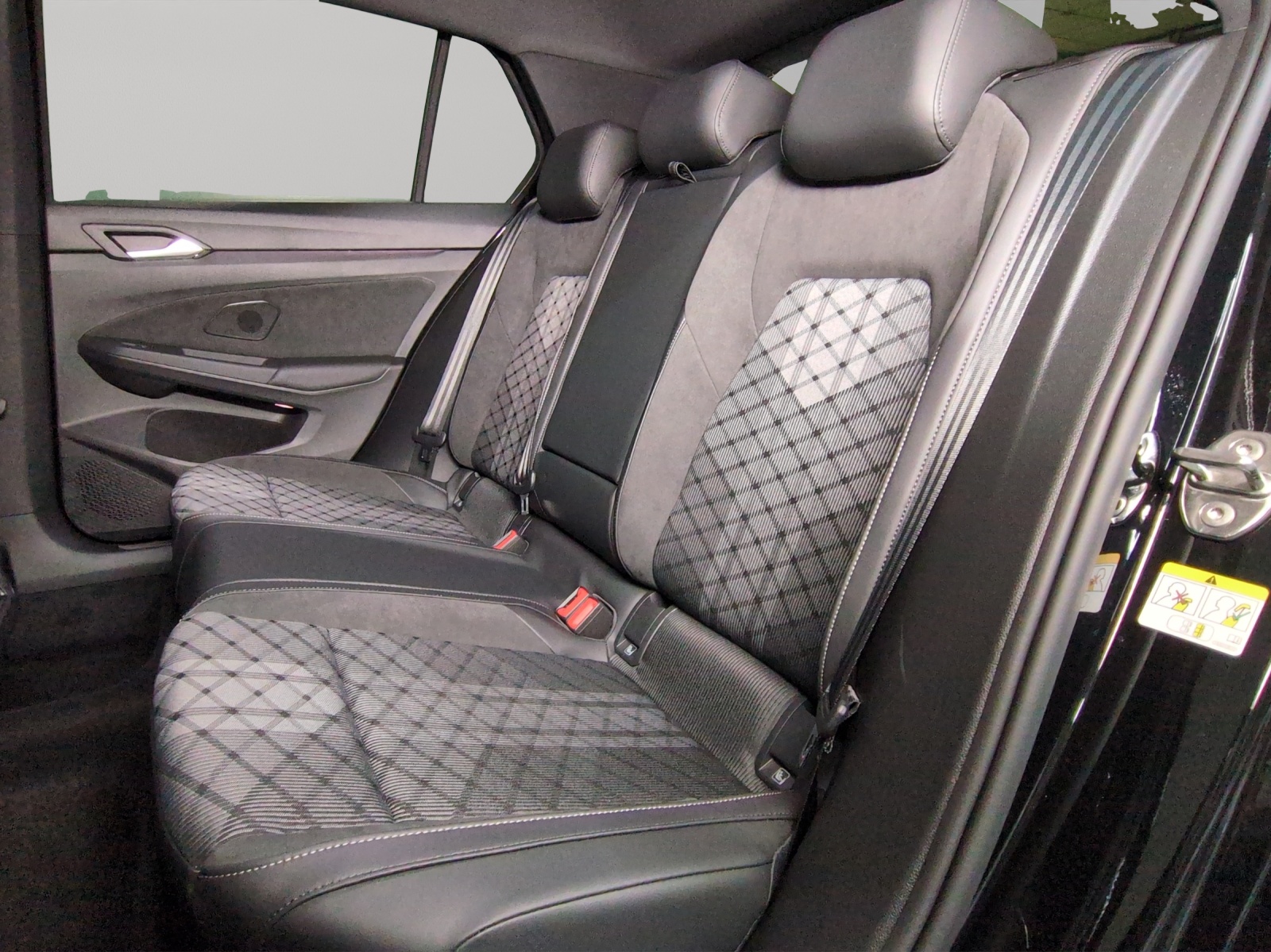 VW Golf 2.0 TSI R-Line DSG 4 Motion-image-8