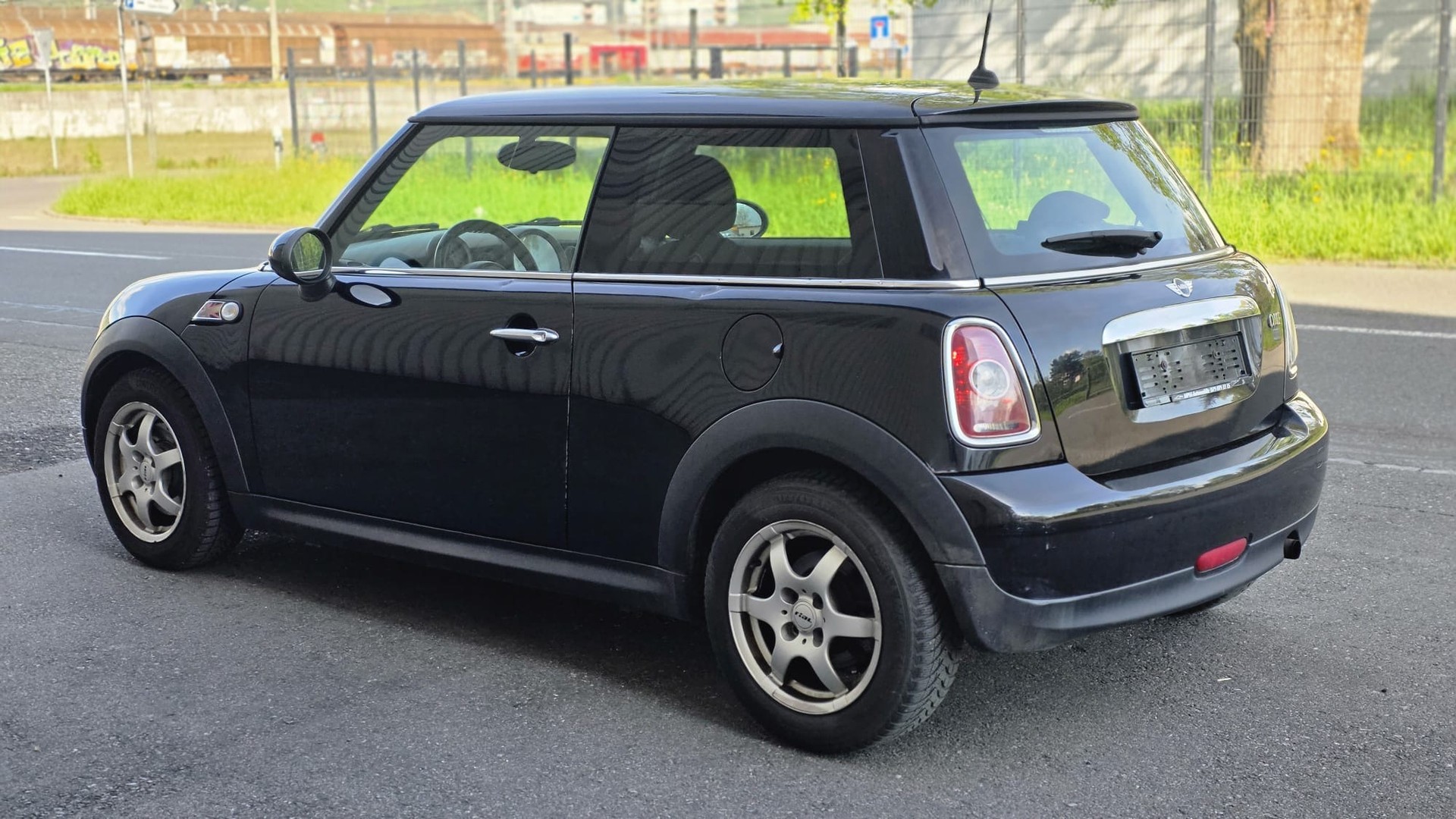 MINI One-image-5