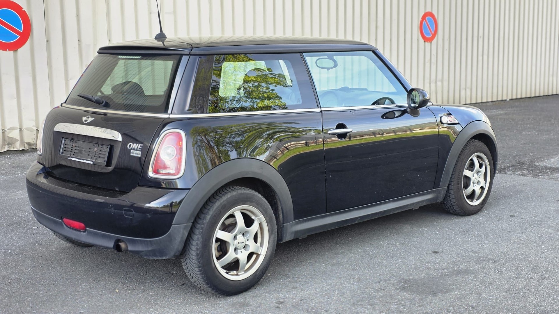 MINI One-image-3