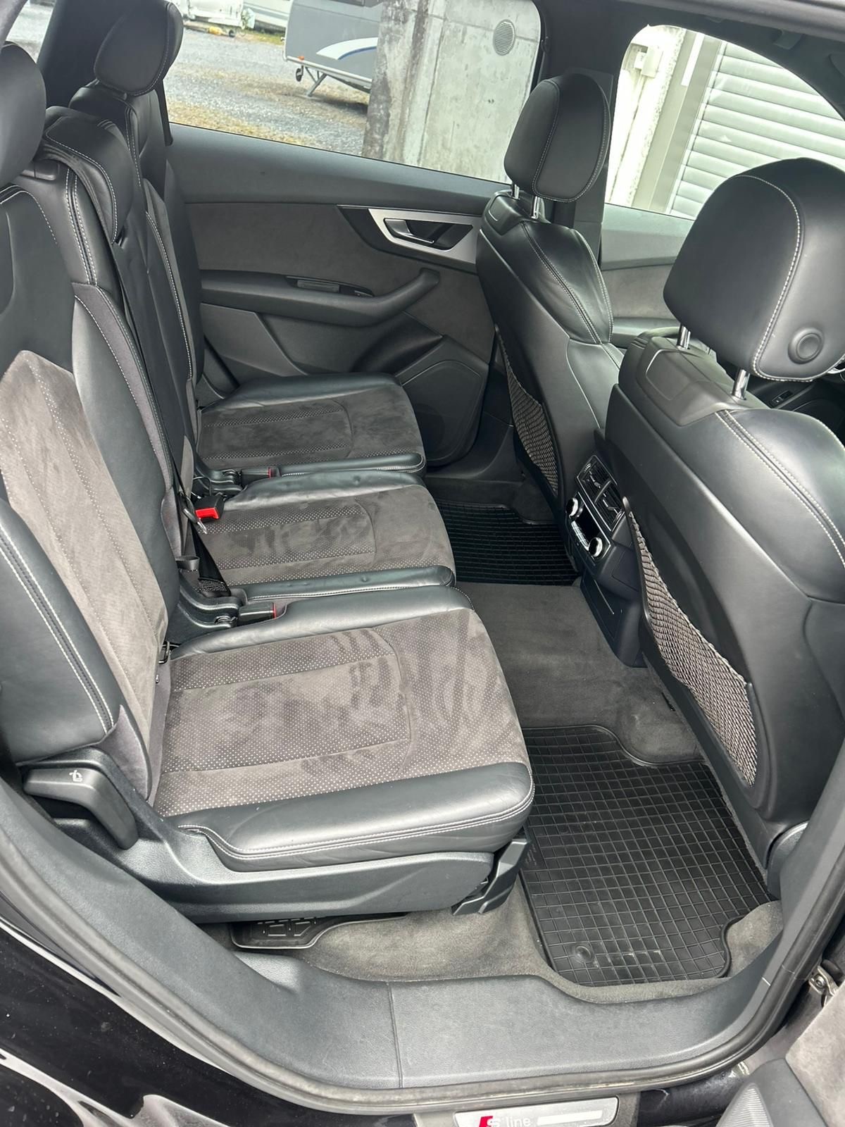 AUDI Q7 3.0 TDI quattro-image-9