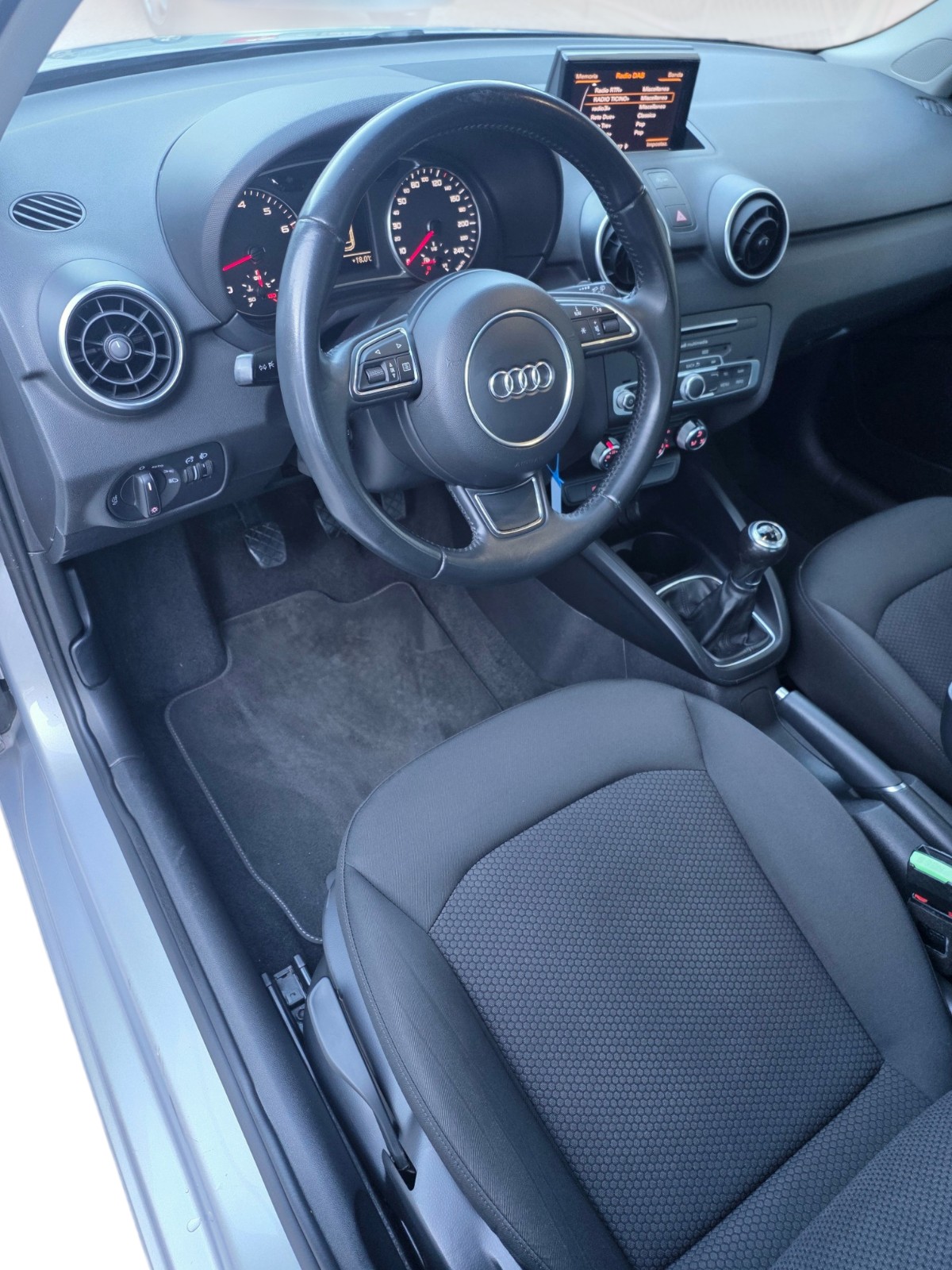 AUDI A1 Sportback 1.4 TFSI Sport-image-11