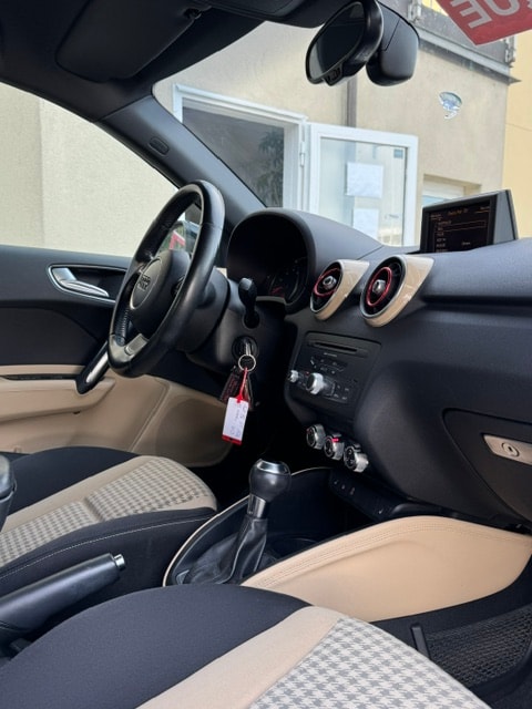 AUDI A1 Sportback 1.4 TFSI Ambition S-tronic-image-9