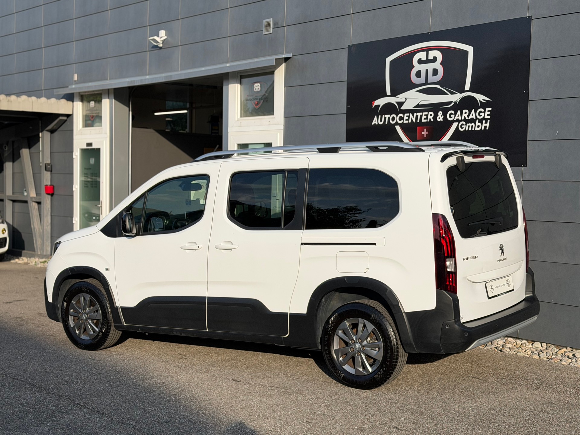 PEUGEOT Rifter Long 1.5 BlueHDi 7PL Allure Pack-image-5