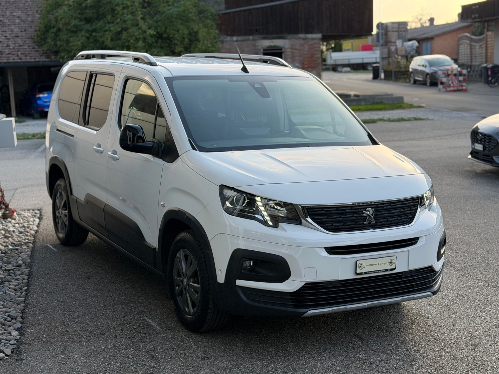 PEUGEOT Rifter Long 1.5 BlueHDi 7PL Allure Pack-image-9