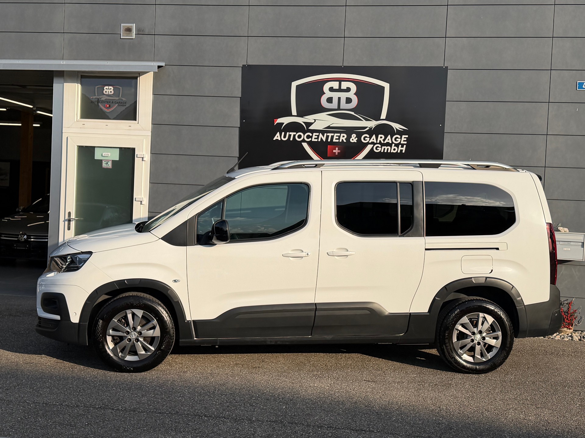 PEUGEOT Rifter Long 1.5 BlueHDi 7PL Allure Pack-image-4