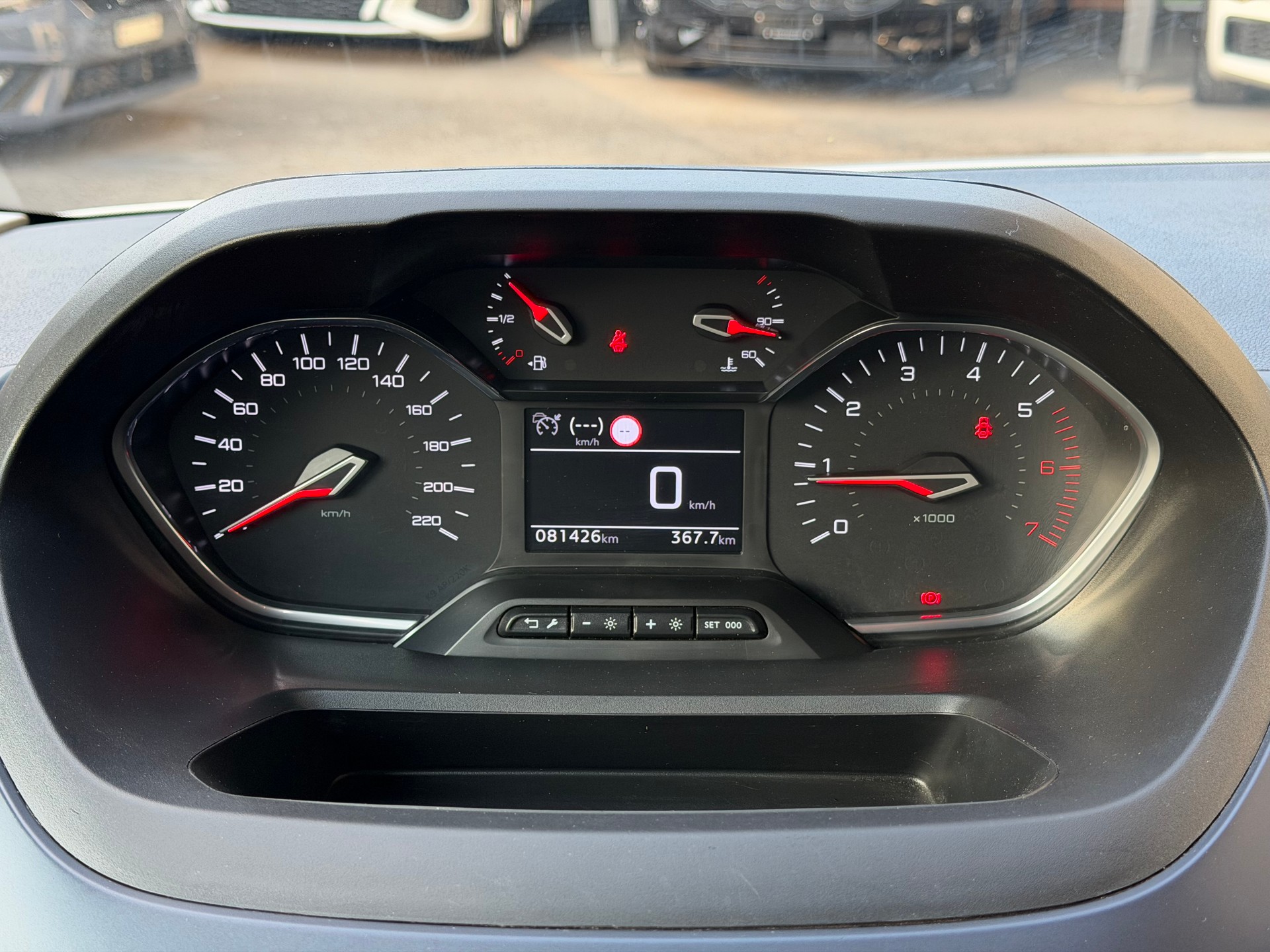 PEUGEOT Rifter Long 1.5 BlueHDi 7PL Allure Pack-image-17