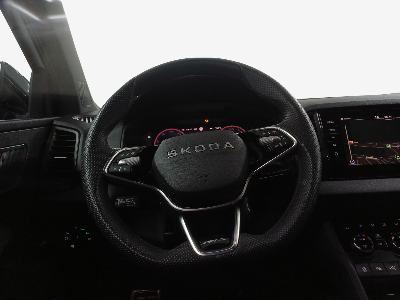 SKODA Karoq 2.0 TSI SportLine 4x4 DSG-image-9