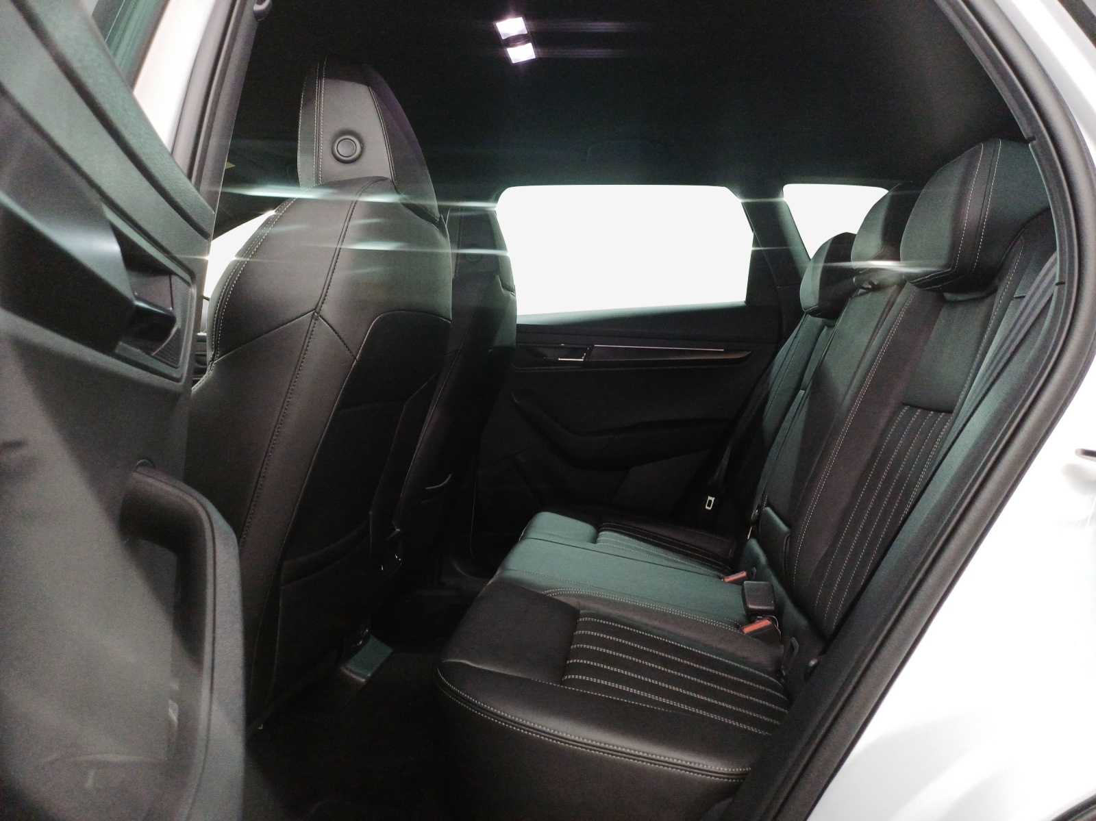 SKODA Karoq 2.0 TSI SportLine 4x4 DSG-image-11