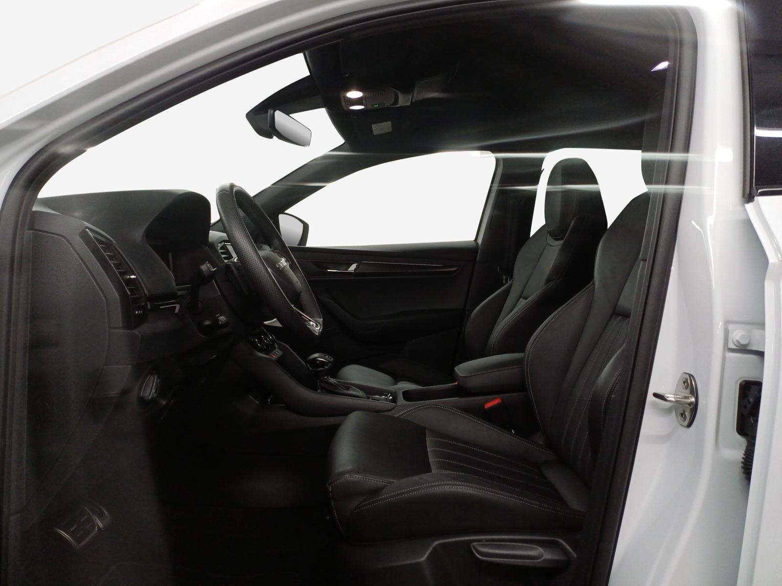 SKODA Karoq 2.0 TSI SportLine 4x4 DSG-image-7