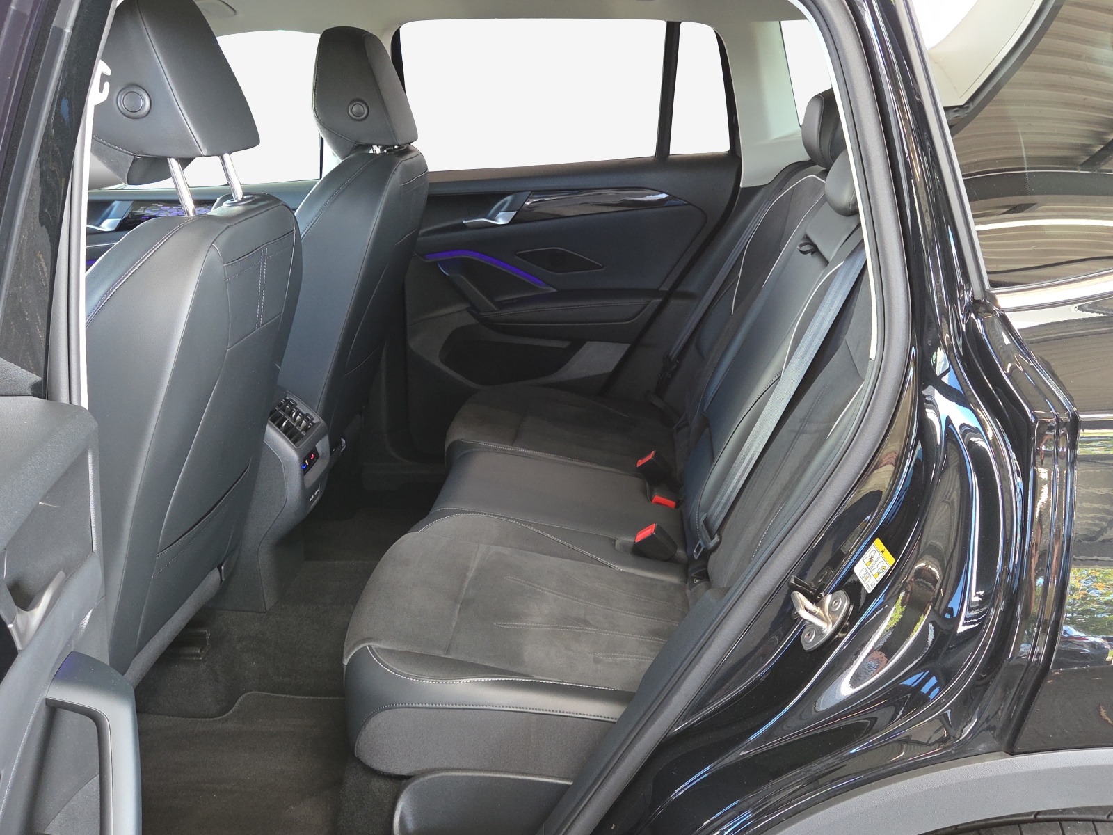 VW Tiguan 2.0 TSI DSG Elegance 4Motion-image-11