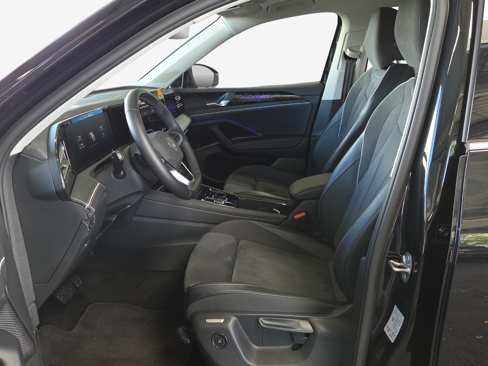VW Tiguan 2.0 TSI DSG Elegance 4Motion-image-7