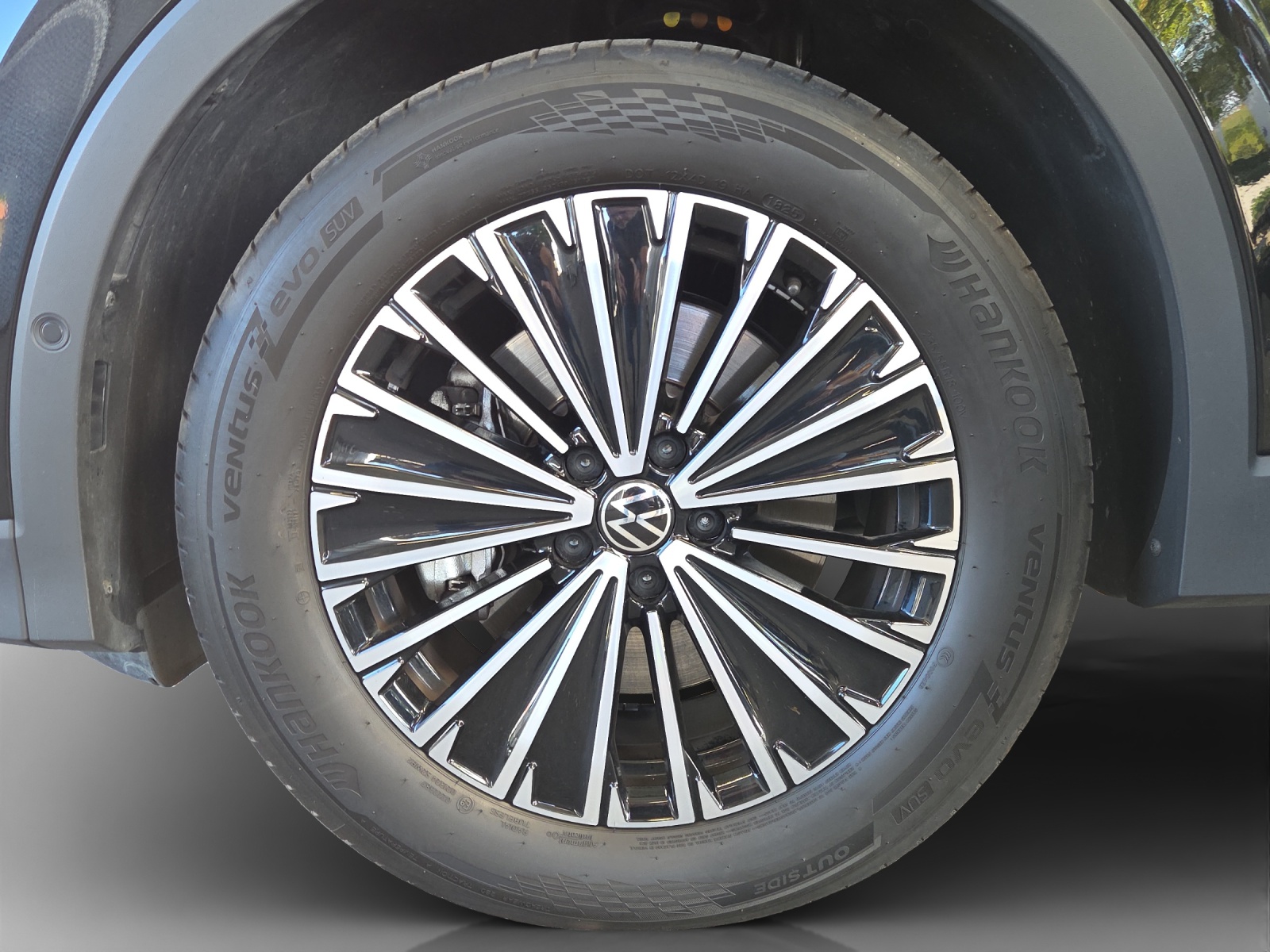 VW Tiguan 2.0 TSI DSG Elegance 4Motion-image-14