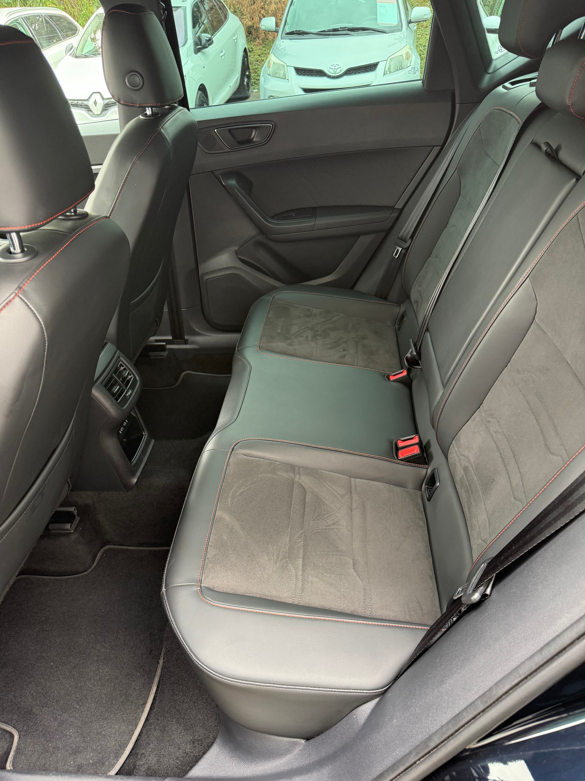 SEAT Ateca 2.0 TDI CR FR 4Drive DSG || Frisch ab MFK-image-12