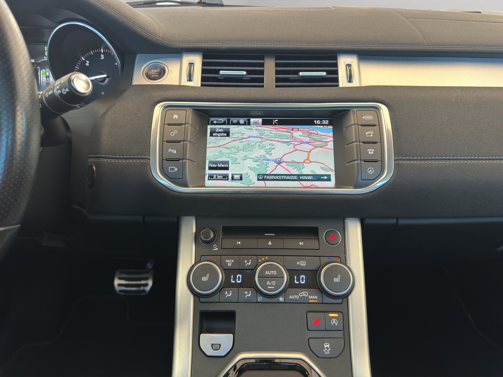 LAND ROVER Range Rover Evoque 2.0 TD4 HSE Dynamic AT9-image-12