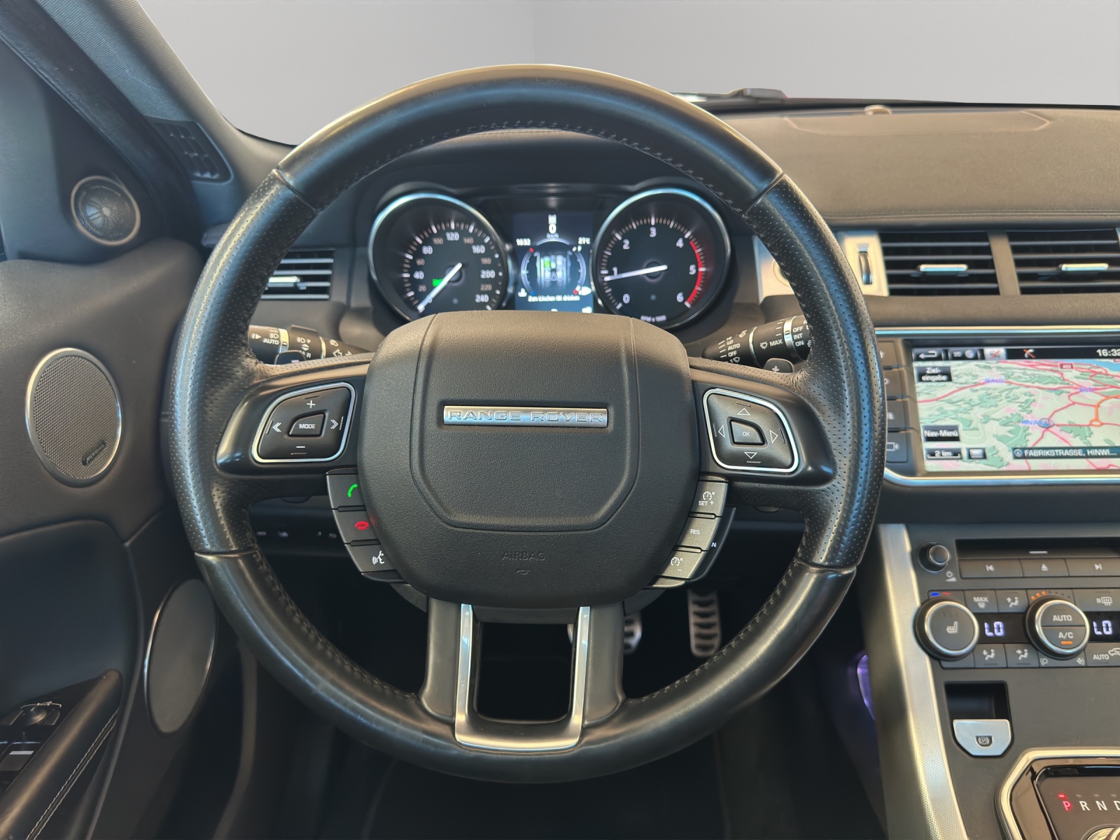 LAND ROVER Range Rover Evoque 2.0 TD4 HSE Dynamic AT9-image-14