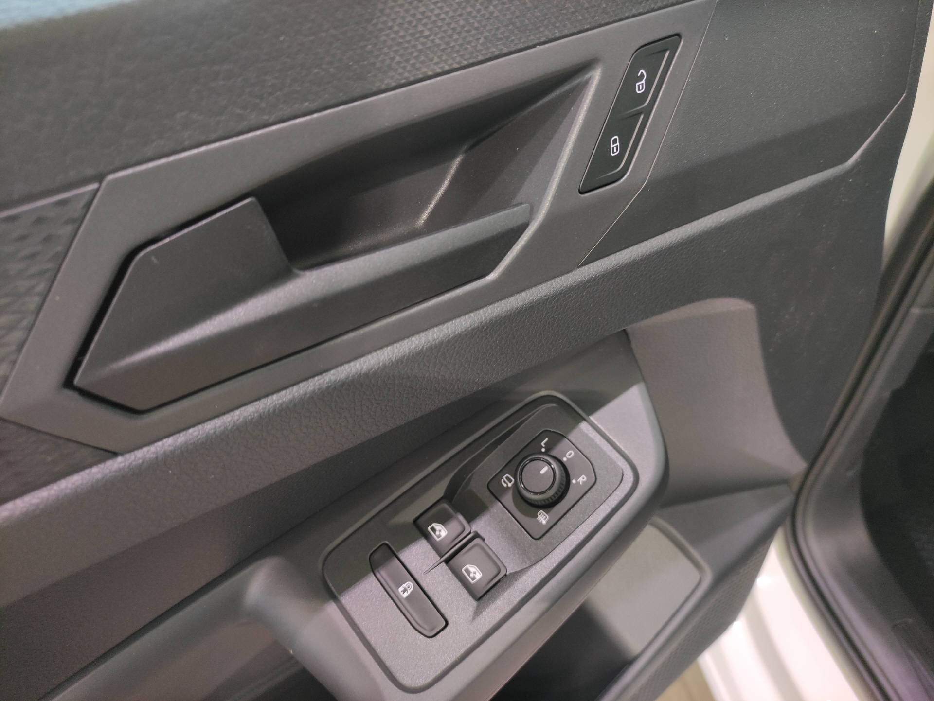 VW Caddy 2.0 TDI Liberty 4motion-image-3