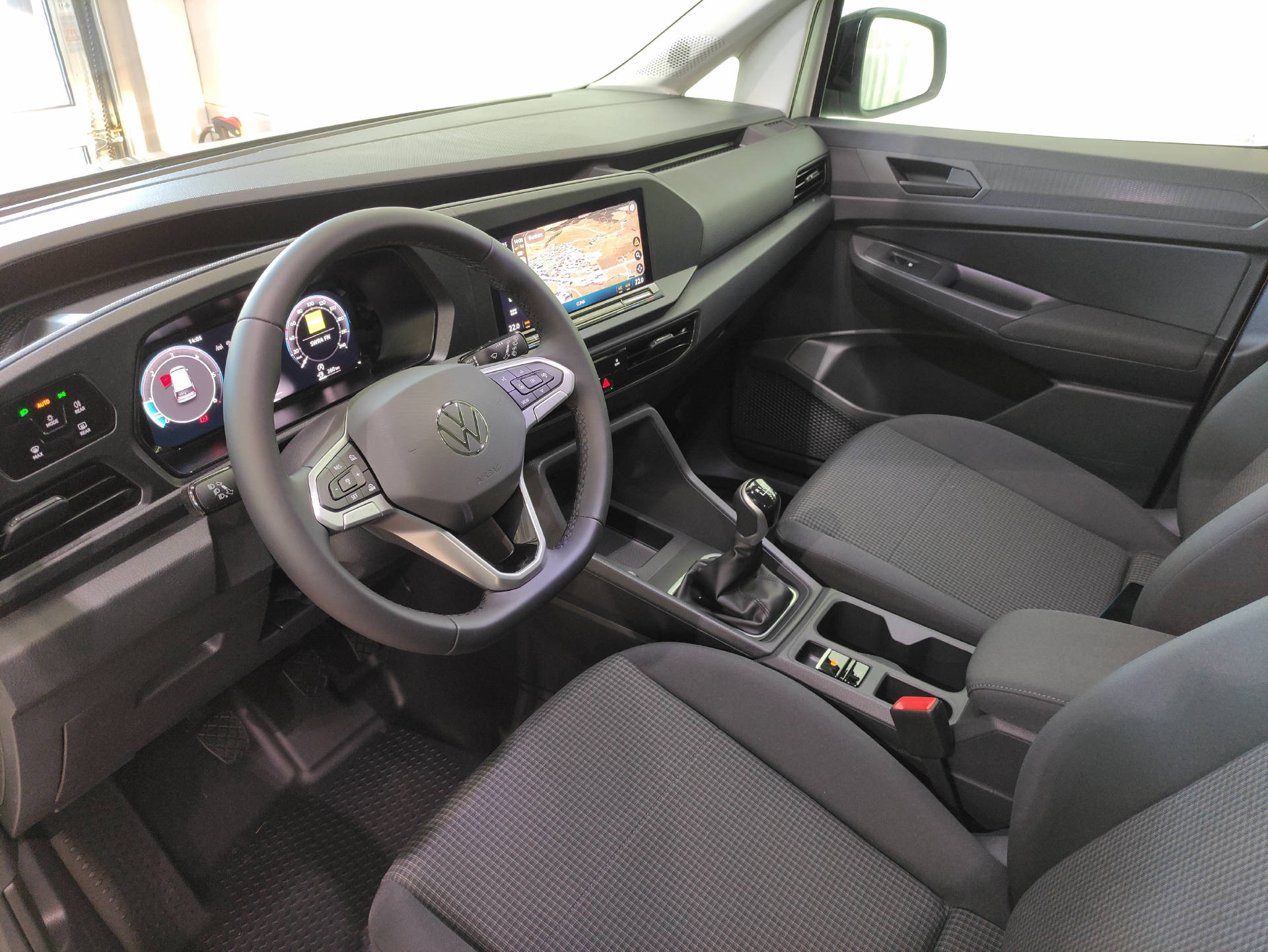 VW Caddy 2.0 TDI Liberty 4motion-image-2
