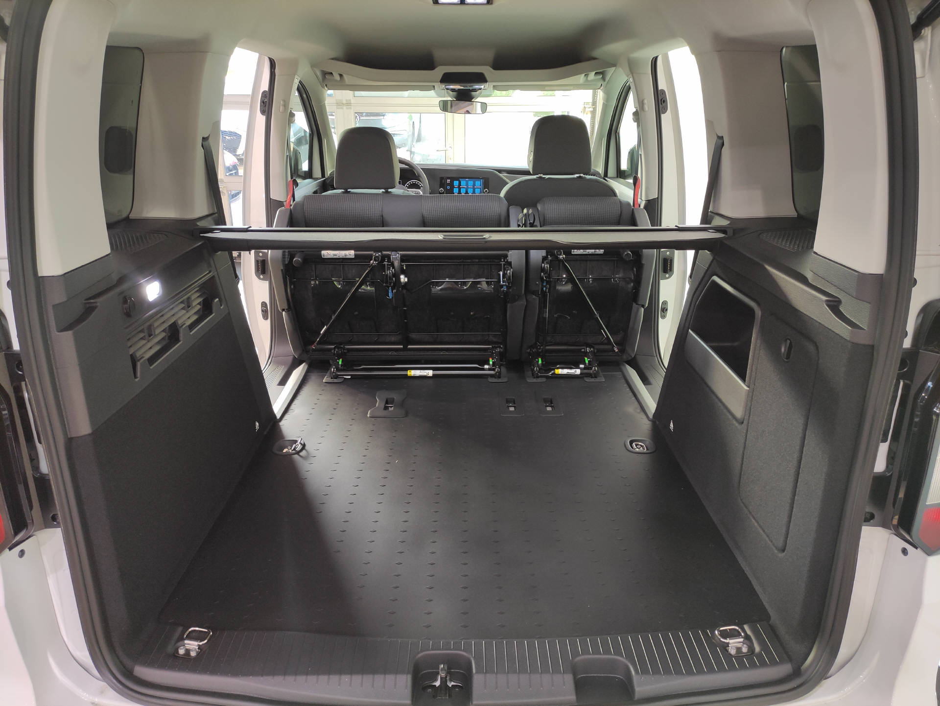 VW Caddy 2.0 TDI Liberty 4motion-image-13
