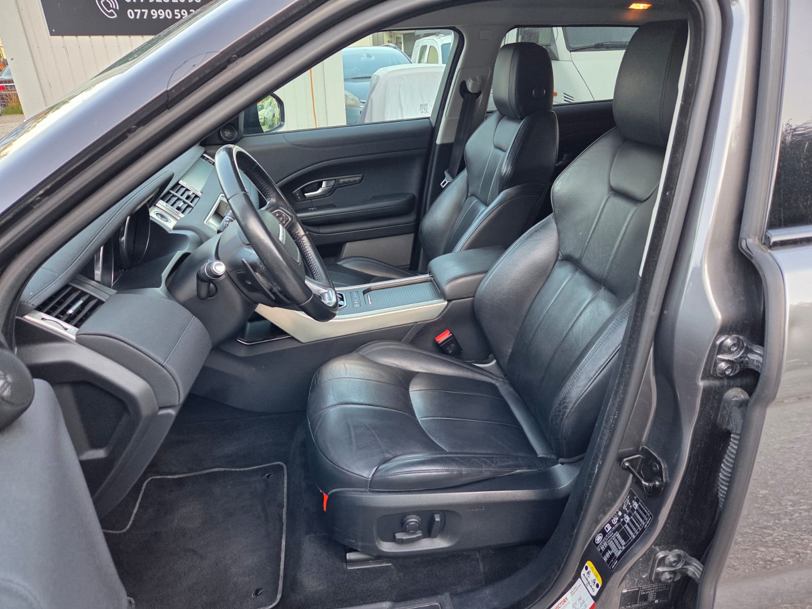 LAND ROVER Range Rover Evoque 2.0 Si4 SE Advantage AT9-image-8