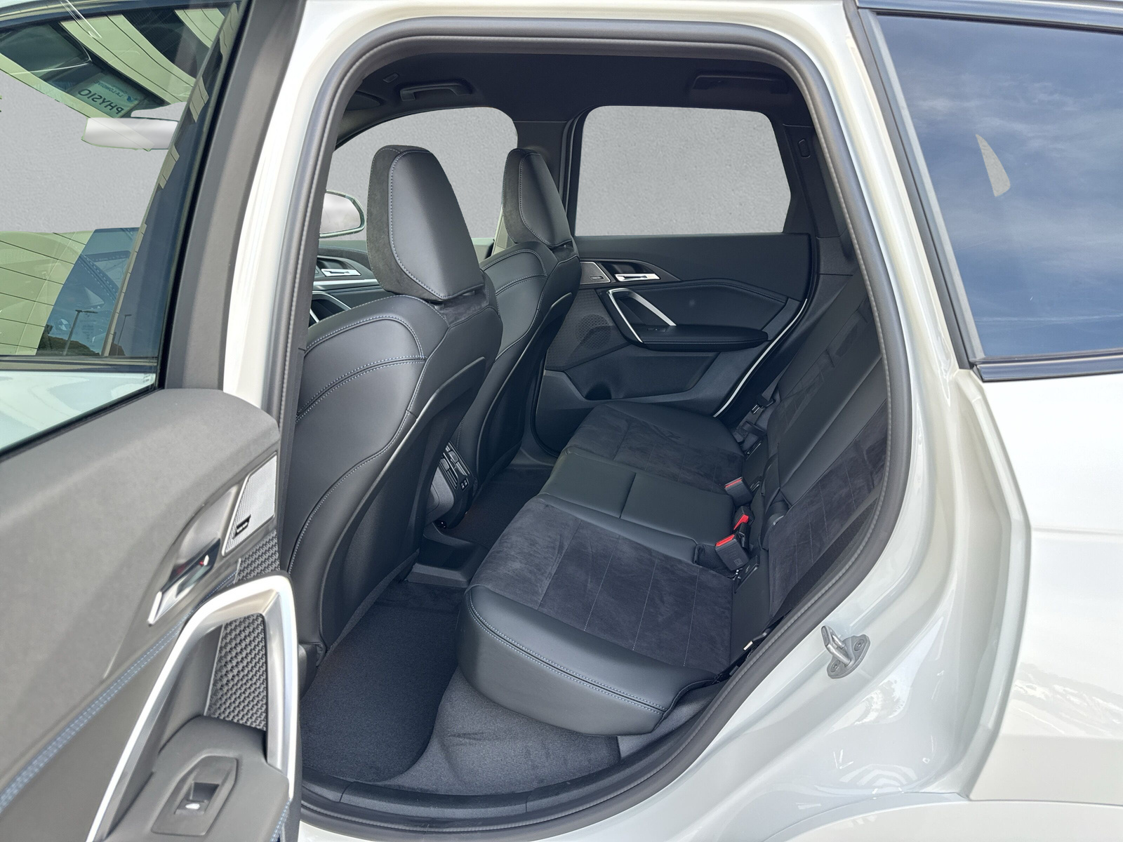 BMW X1 xDrive 30e M Sport-image-14