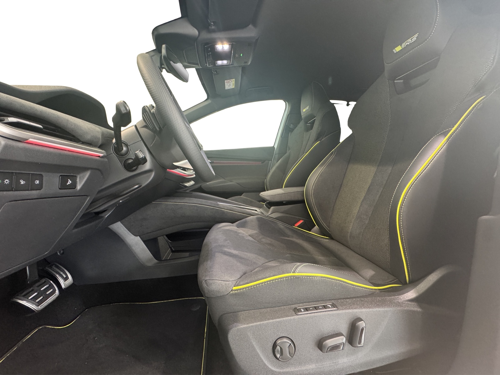 SKODA Elroq RS 4x4-image-4