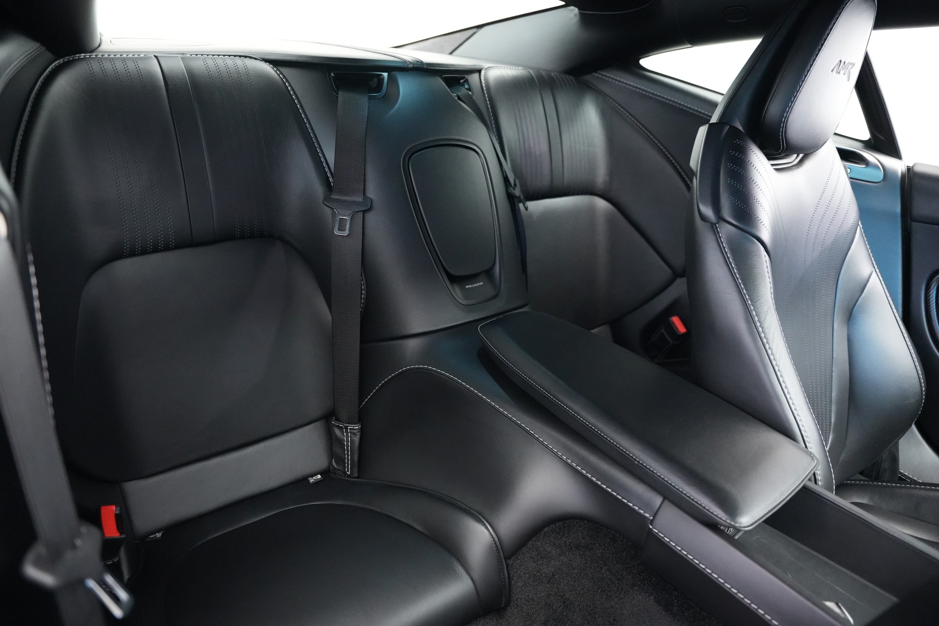 ASTON MARTIN DB11 V12 Touchtronic 3 AMR *Carbon*-image-13
