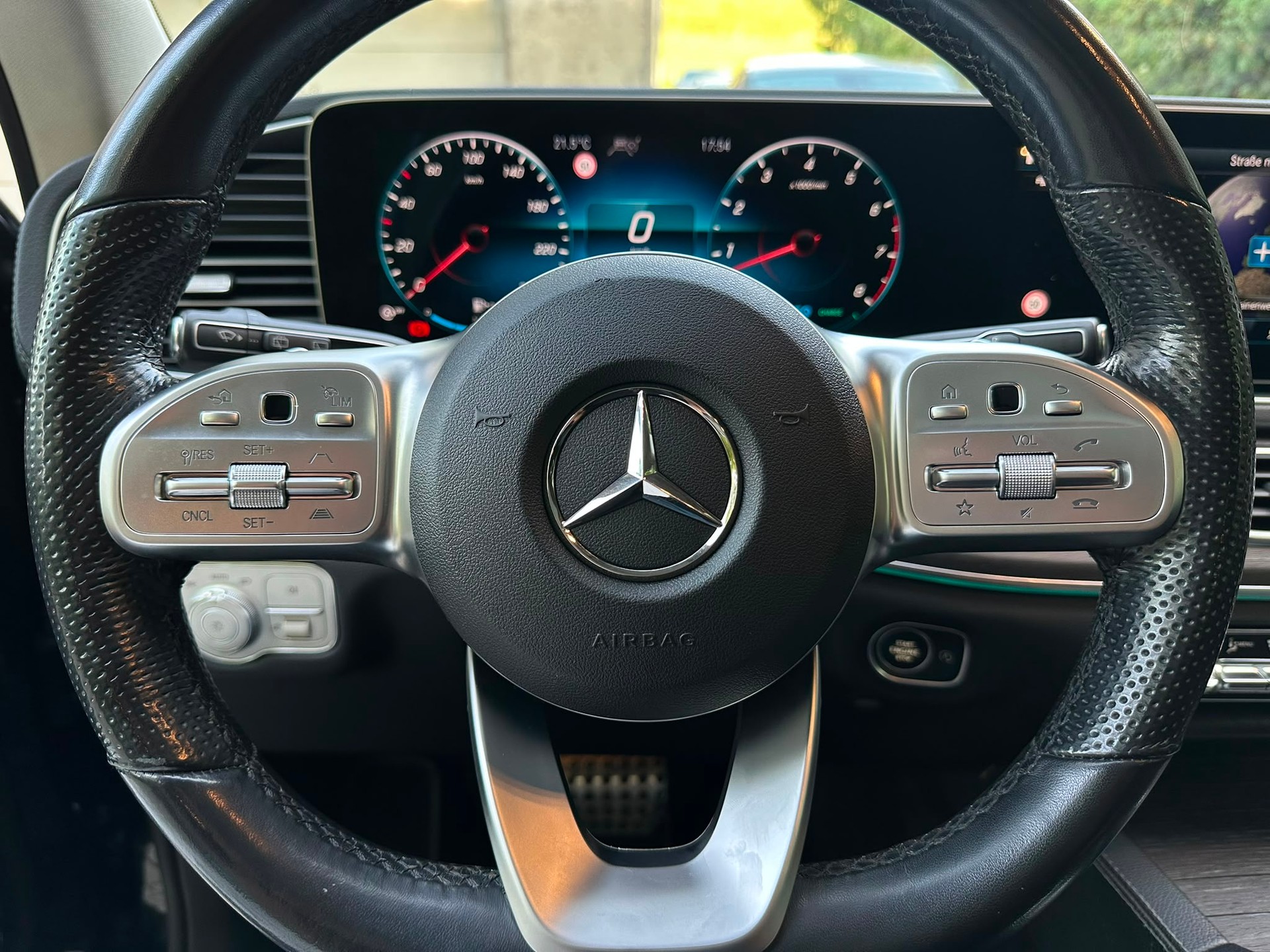 MERCEDES-BENZ GLS 580 4Matic AMG Line 9G-Tronic-image-28