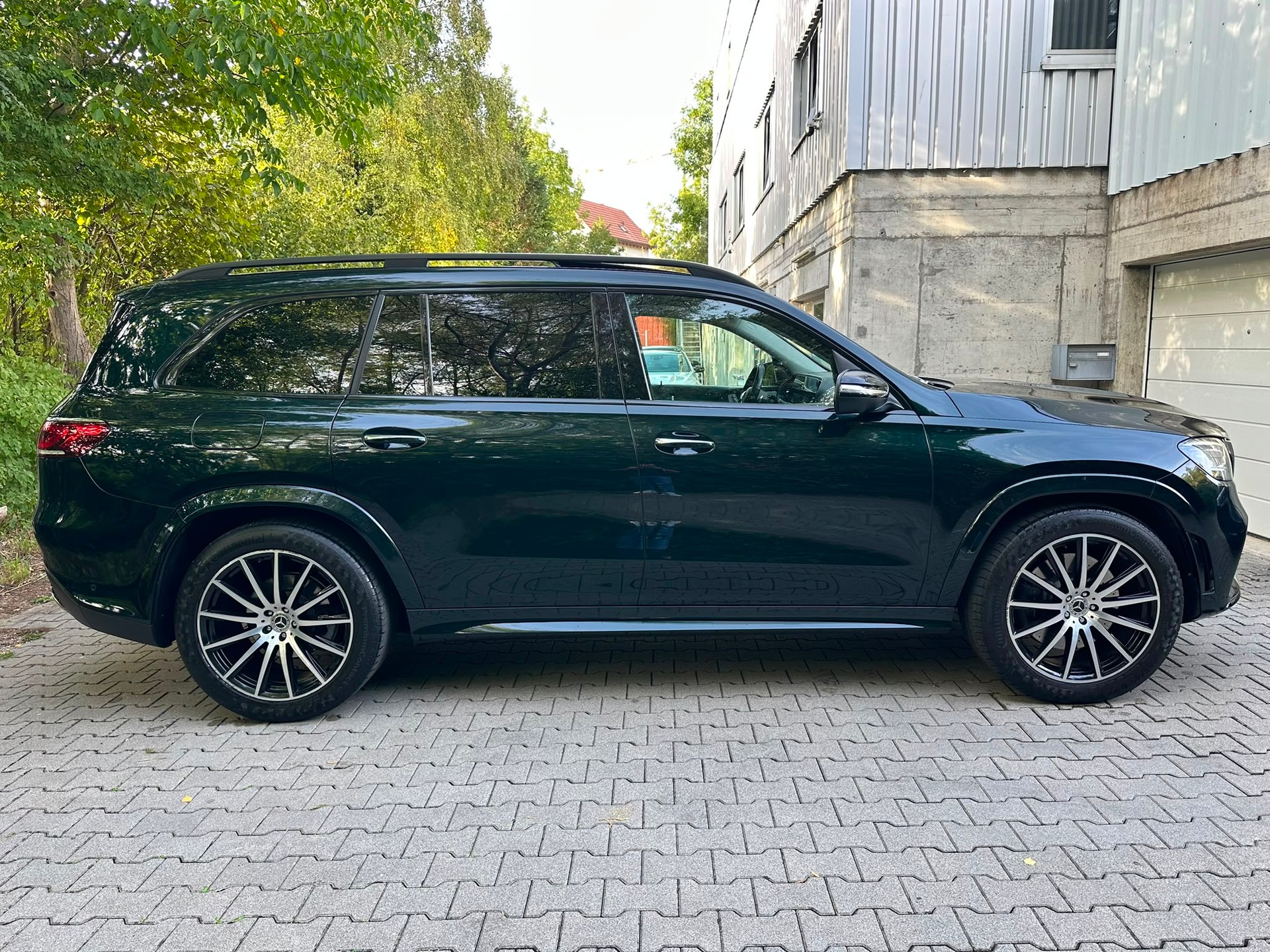 MERCEDES-BENZ GLS 580 4Matic AMG Line 9G-Tronic-image-5