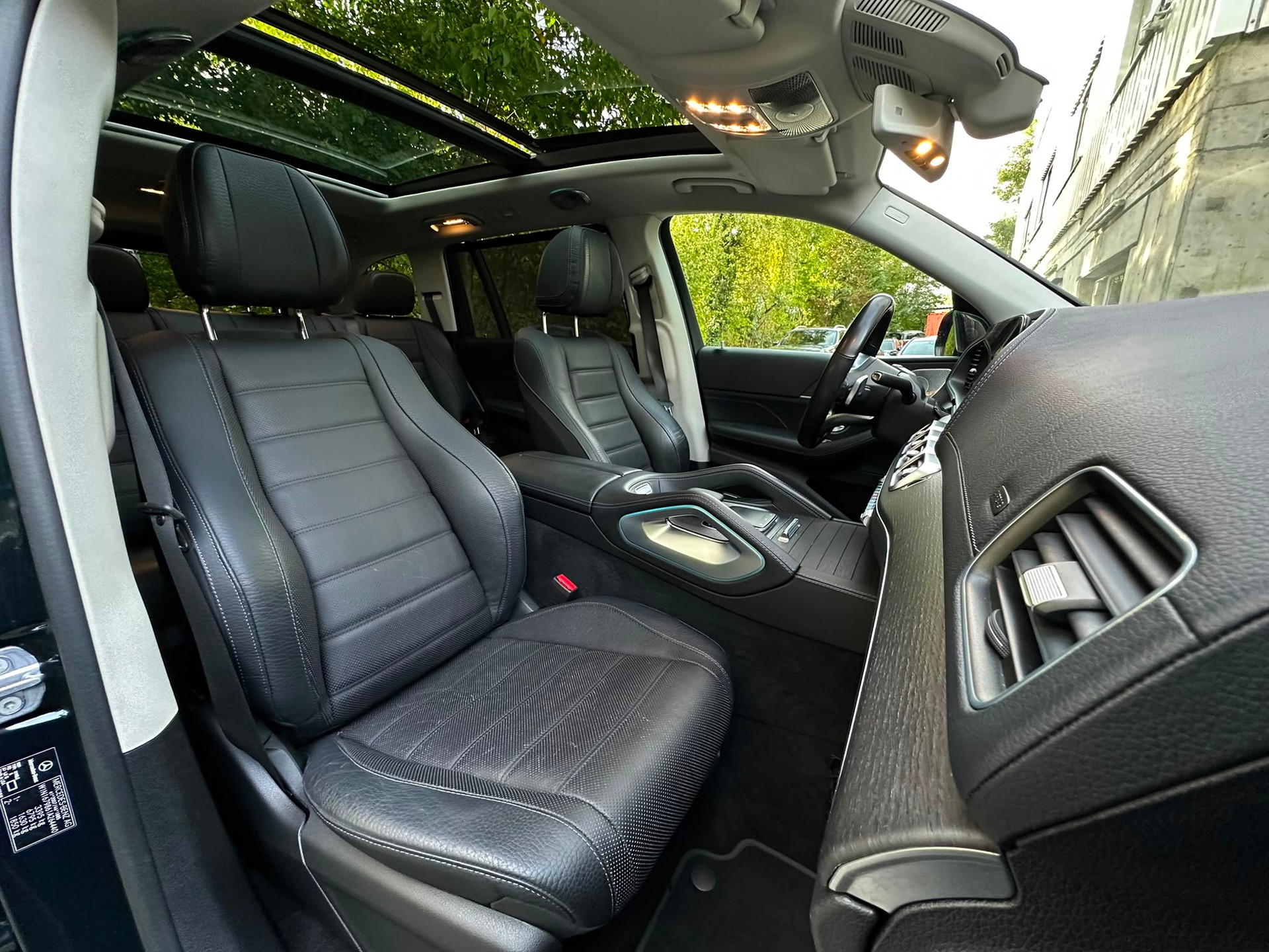 MERCEDES-BENZ GLS 580 4Matic AMG Line 9G-Tronic-image-23