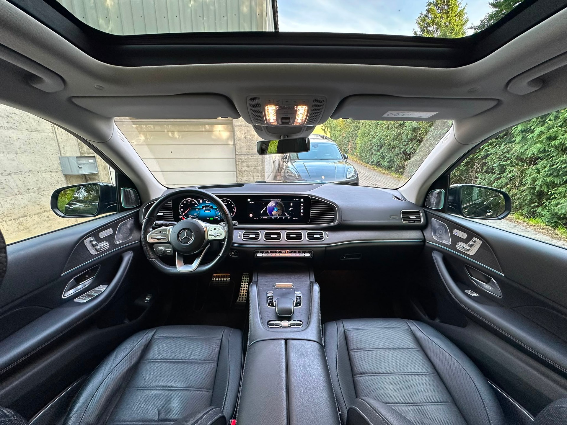 MERCEDES-BENZ GLS 580 4Matic AMG Line 9G-Tronic-image-24