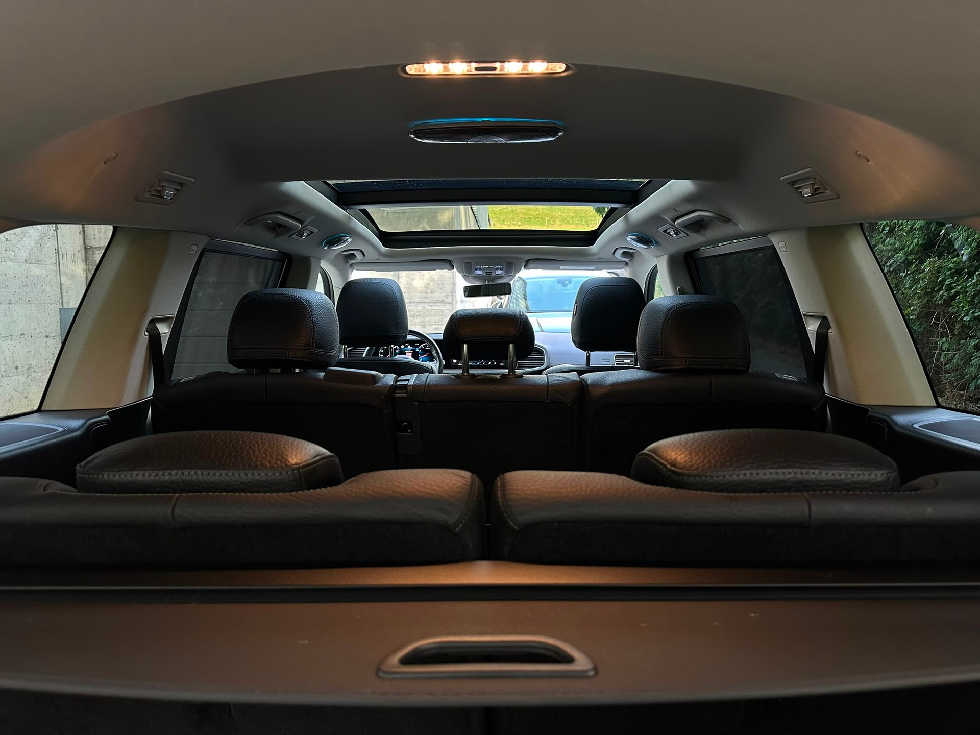 MERCEDES-BENZ GLS 580 4Matic AMG Line 9G-Tronic-image-17