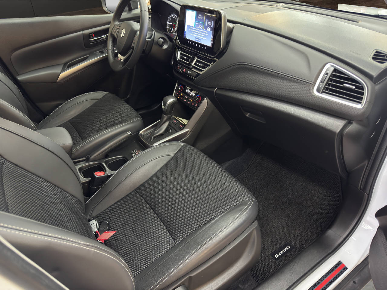 SUZUKI S-Cross 1.5 Piz Sulai Top Hybrid 4x4-image-6