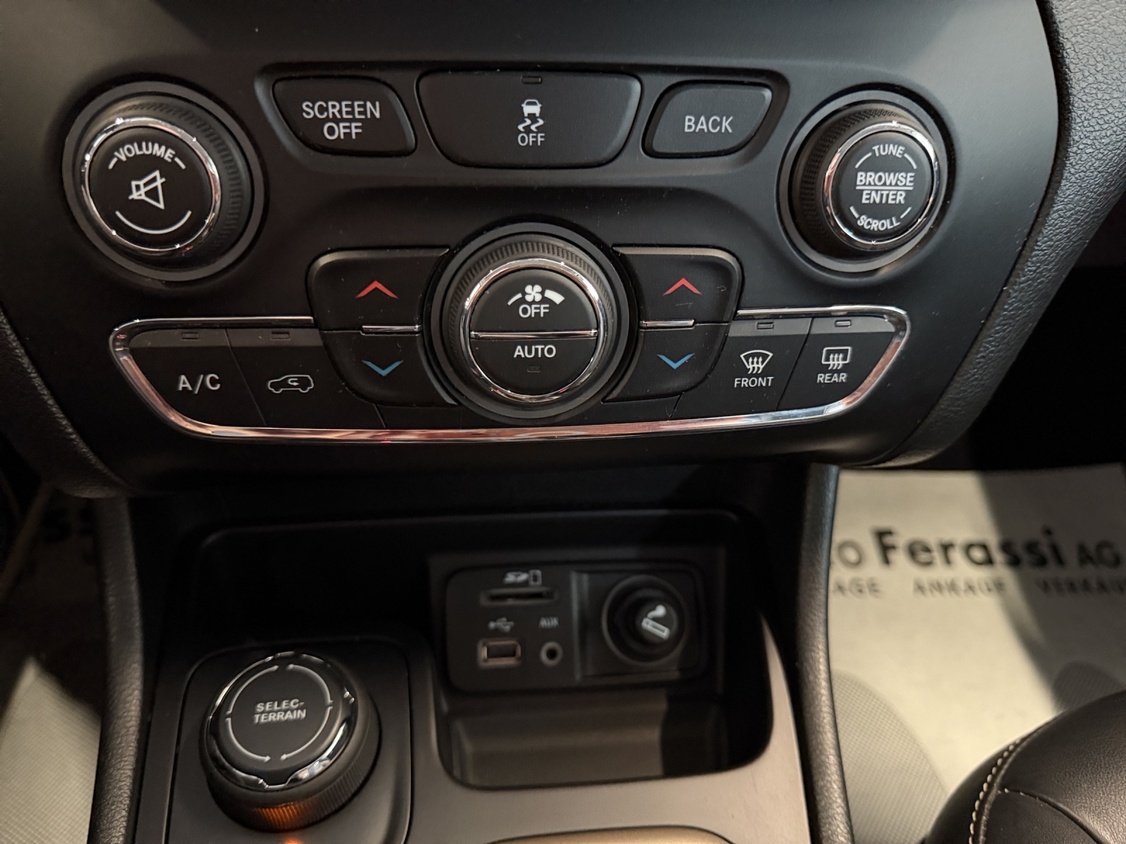 JEEP Limited 2.4 AWD-image-31